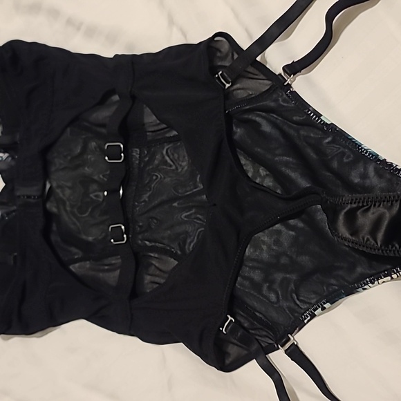 NWT Thistle and Spire Menagerie Bodysuit Tourmaline Butterfly Blue Satin XS - Picture 8 of 11